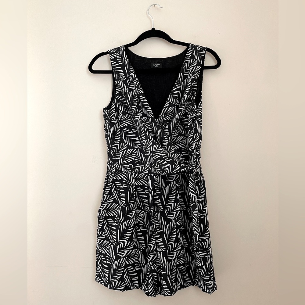 LOFT black & white shorts Romper 4P